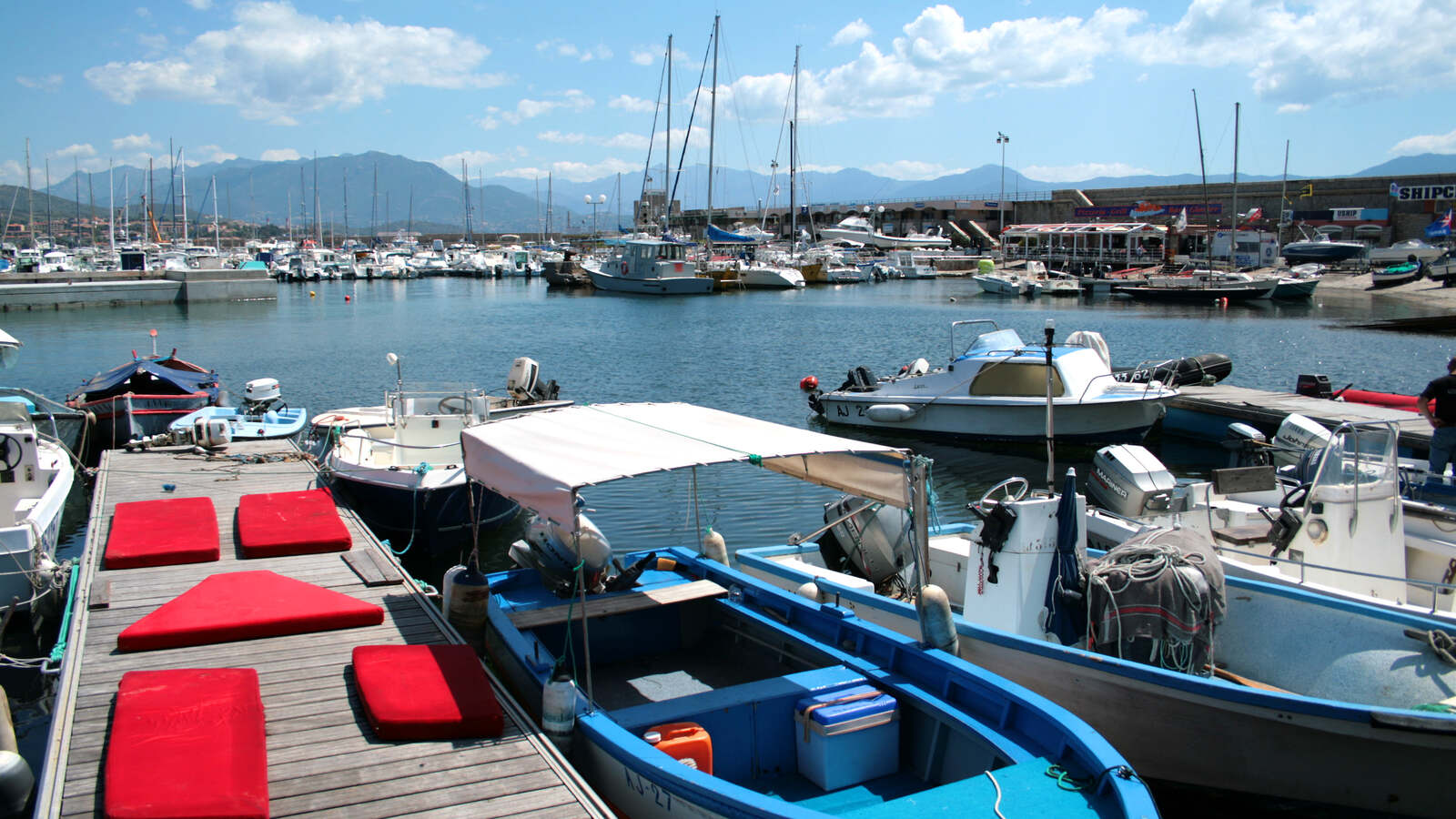 Vue du Port Tino Rossi