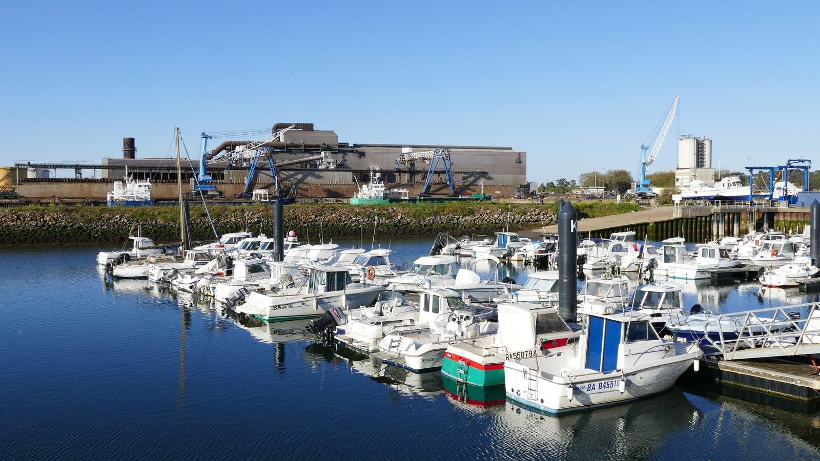 Vue du Port de Bayonne Anglet