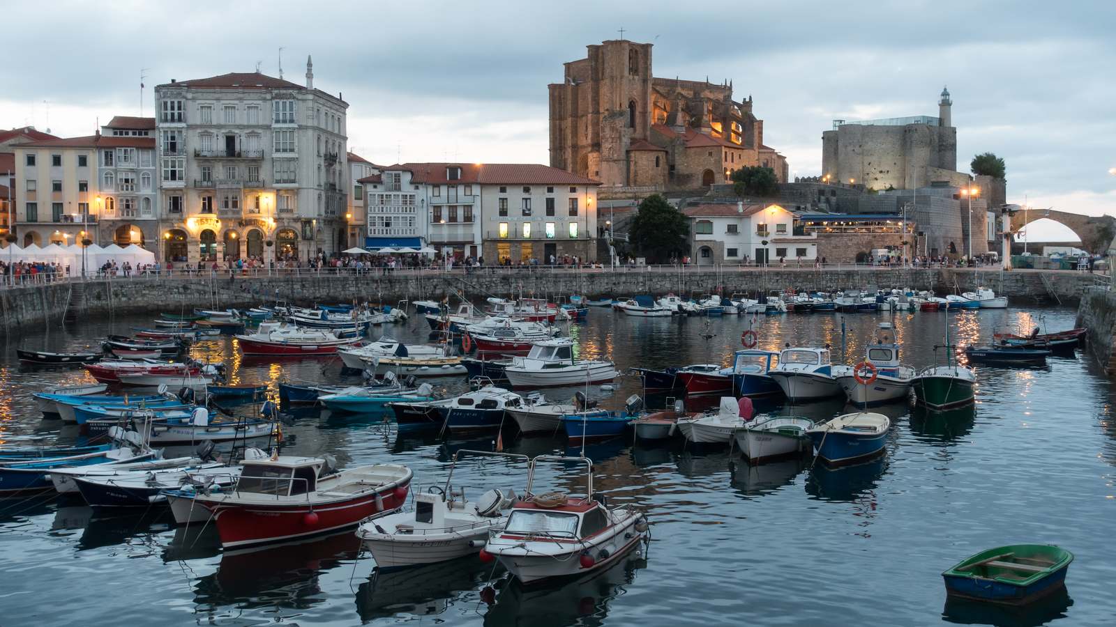 Vista de Puerto Deportivo Castro Urdiales
