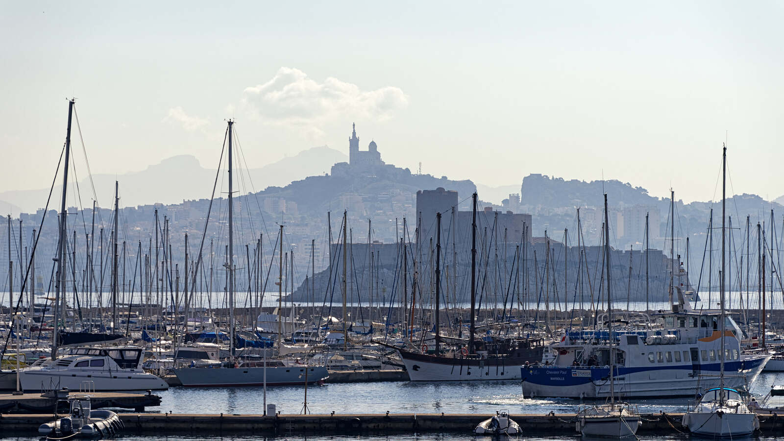 Vue du Port du Frioul
