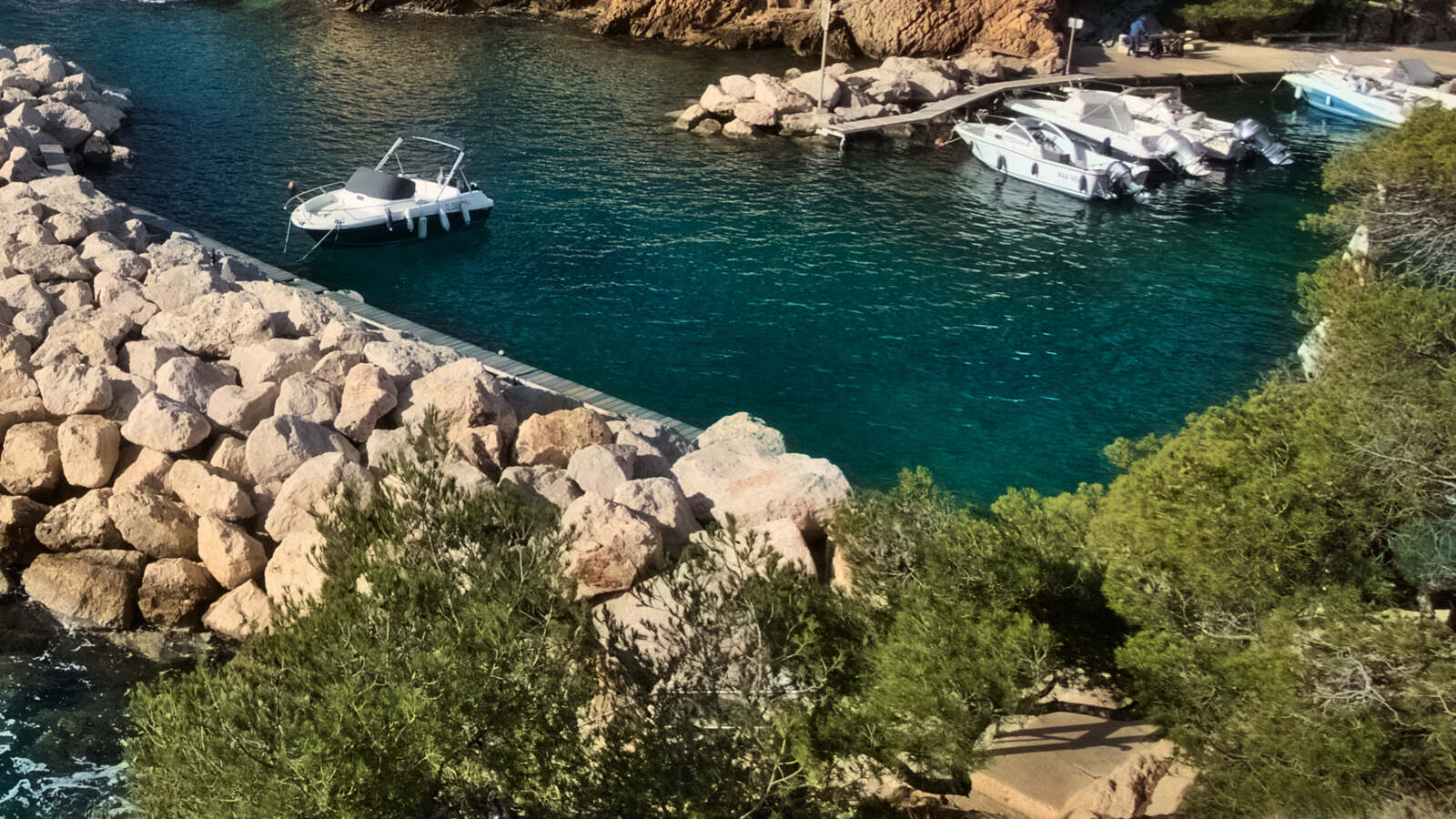 Vue du Port du Grand Méjean