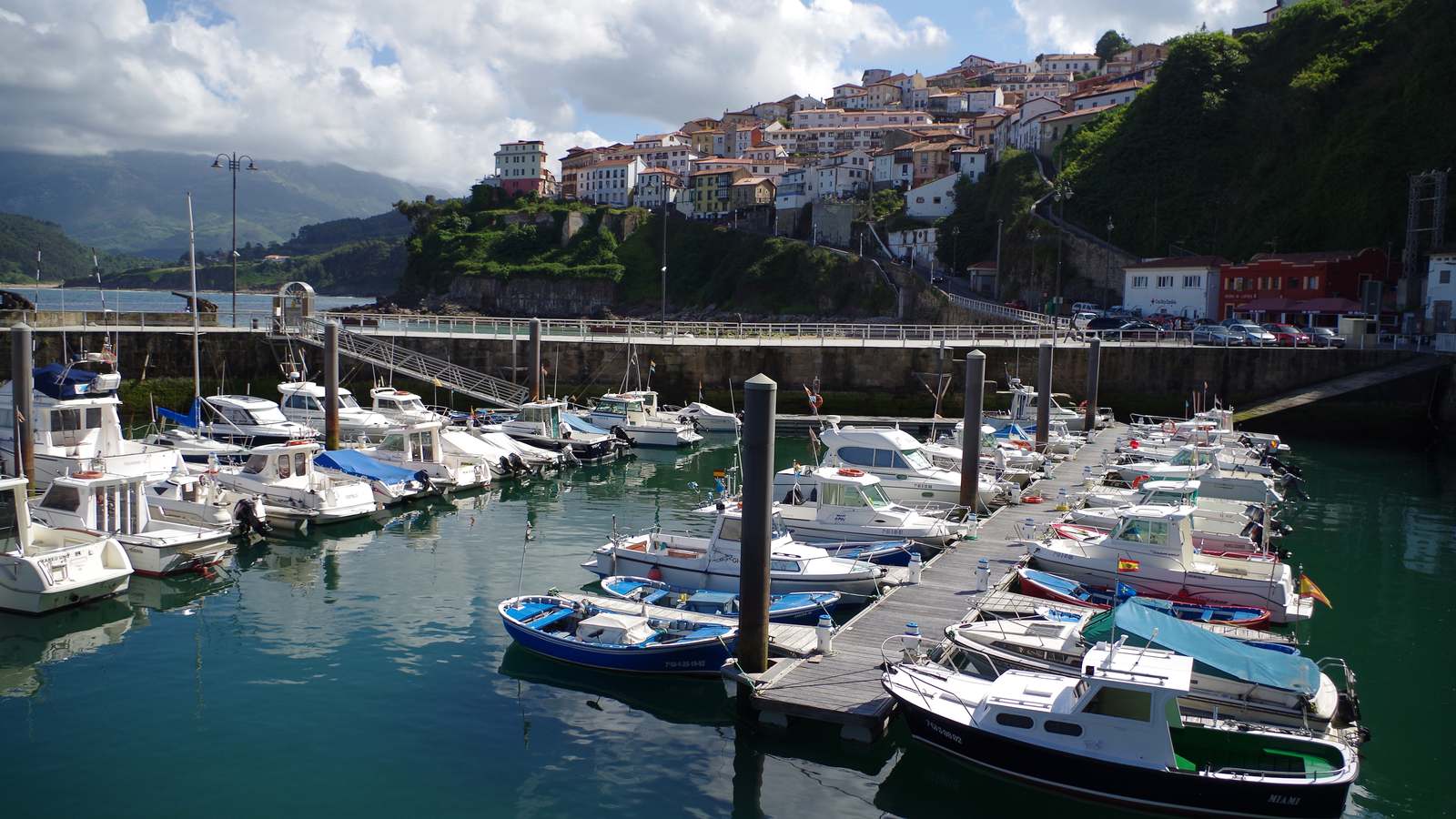 Vista de Puerto Deportivo Lastres