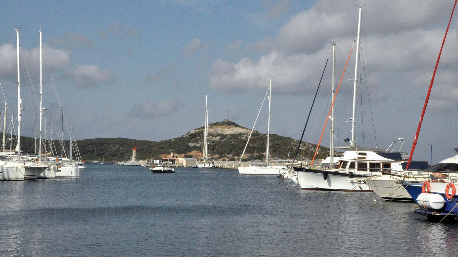 Vue du Port de Macinaggio