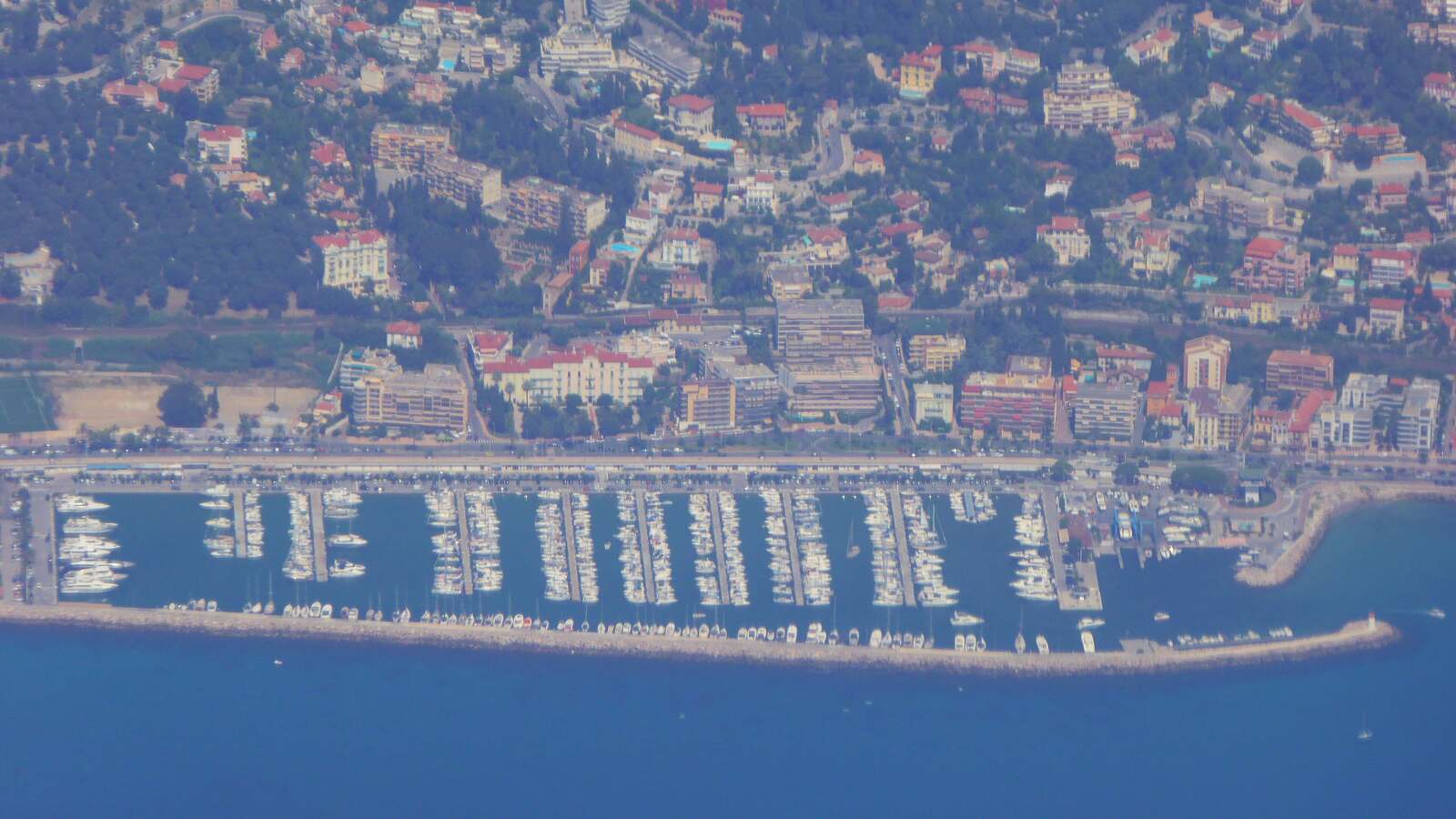 Vue du Port Garavan