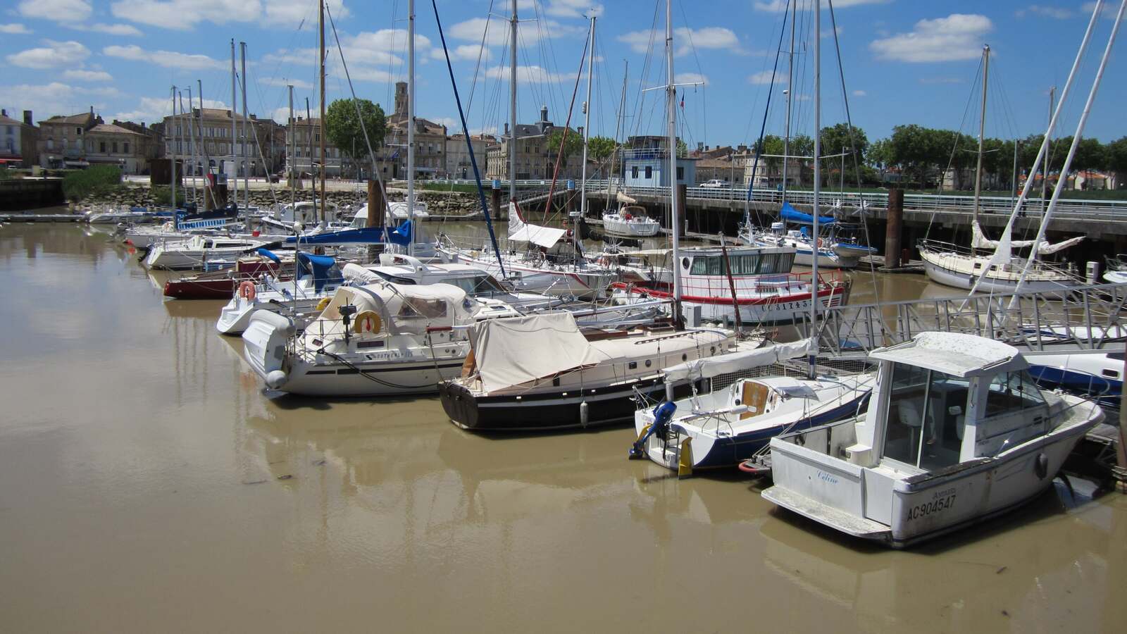 Vue du Port de Pauillac