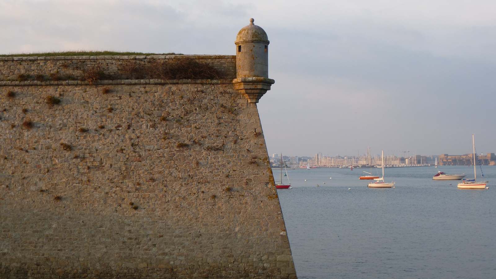 Vue du Port de la Pointe