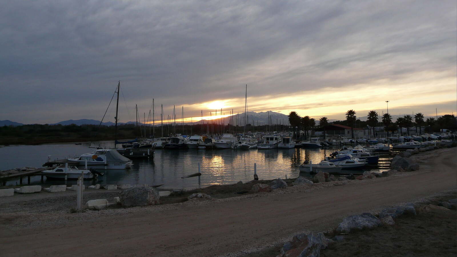 Vue du Port de Sainte-Marie-la-Mer