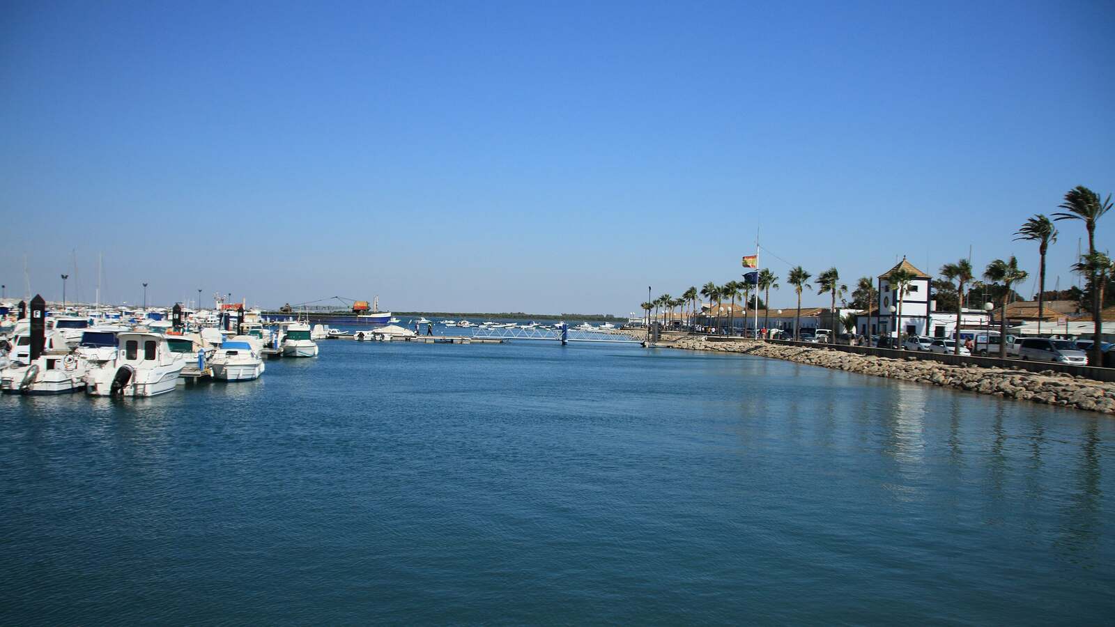 Vista de Puerto Deportivo Sancti Petri